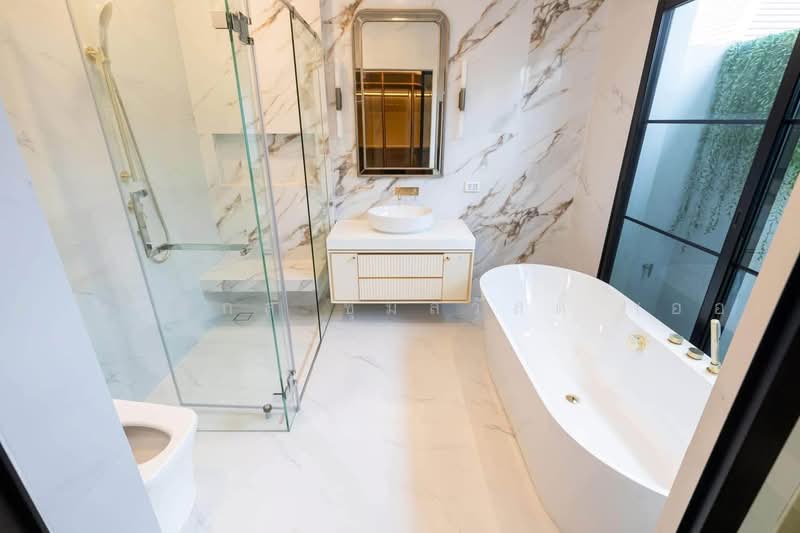 Nantawan Rama 9 - New Krungthepkreetha, Bangkok, Saphan Sung, Bangkok, 4 Bedrooms, 302 sqm, Single Detached House For Sale, by ดวงจงกล ชุ่มสวัสดิ์ (ออ), 500496676 - DDproperty.com