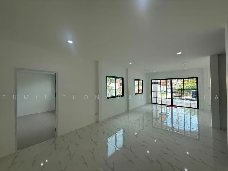 Baan Preecha : บ้านปรีชา, นครปฐม, ถนน พุทธมณฑลสาย 4, กระทุ่มล้ม, สามพราน, นครปฐม, 200 ตร.ม., บ้านเดี่ยว ขาย, โดย Sumit Thongpahusatcha, 500496765 - DDproperty.com