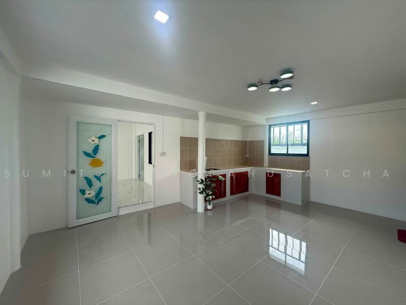 Baan Preecha, Nakhon Pathom, Phutthamonthon Sai 4 Road, Krathum Lom, Sam Phran, Nakhon Pathom, 4 Bedrooms, 200 sqm, Single Detached House For Sale, by Sumit Thongpahusatcha, 500496765 - DDproperty.com