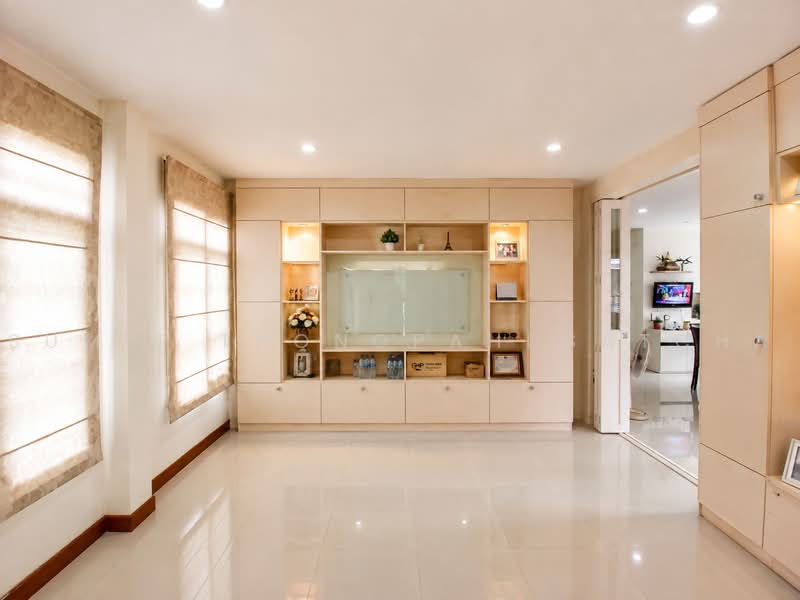 Rattanawadee Regent, Bangkok, Bangwaek Road, Bang Phai, Bang Khae, Bangkok, 4 Bedrooms, 300 sqm, Single Detached House For Sale, by Sumit Thongpahusatcha, 500496769 - DDproperty.com
