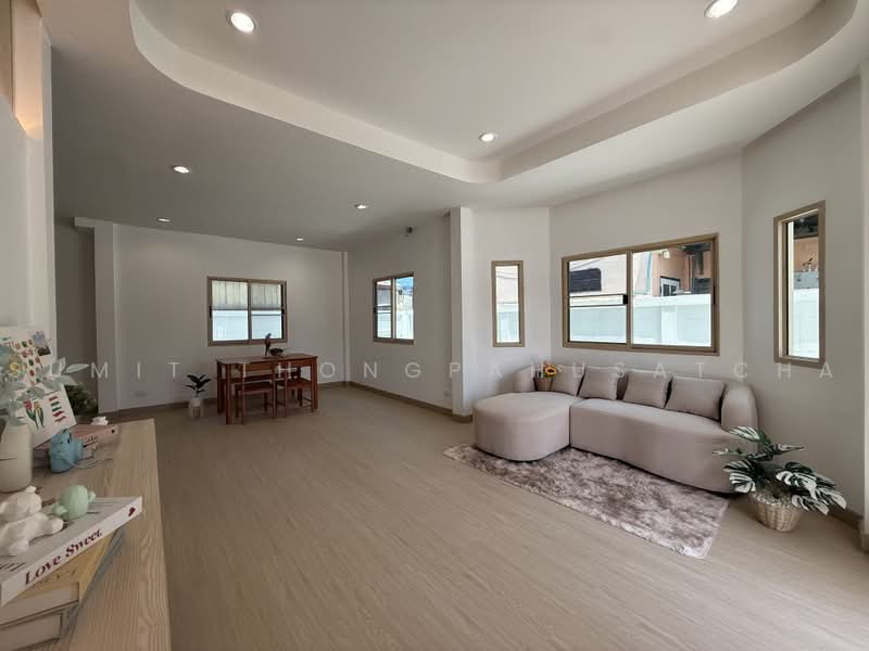 Baan Preecha : บ้านปรีชา, นครปฐม, ถนน พุทธมณฑลสาย 4, กระทุ่มล้ม, สามพราน, นครปฐม, 150 ตร.ม., บ้านเดี่ยว ขาย, โดย Sumit Thongpahusatcha, 500496772 - DDproperty.com