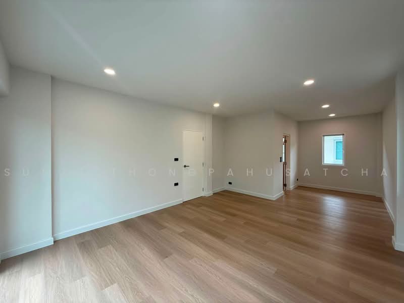 Grand Bangkok Boulevard Sathorn-Pinklao, Bangkok, Ratchaphruek Road, Bang Ra Mat, Taling Chan, Bangkok, 3 Bedrooms, 225 sqm, Single Detached House For Sale, by Sumit Thongpahusatcha, 500496773 - DDproperty.com