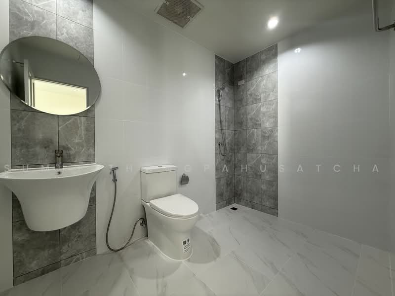 Prinyaluck Light Rama 5, Nonthaburi, Bang Krang, Muang Nonthaburi, Nonthaburi, 3 Bedrooms, 150 sqm, Townhouse For Sale, by Sumit Thongpahusatcha, 500496778 - DDproperty.com