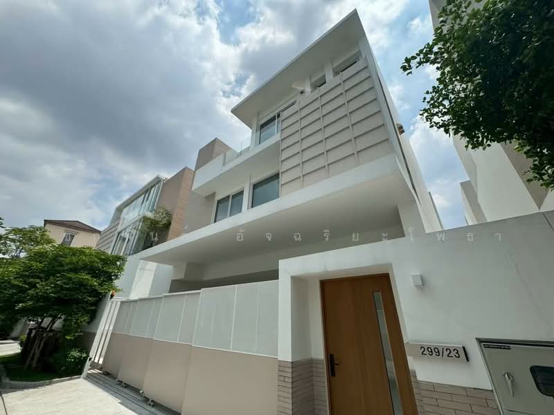 Noble Terra Rama 9-Ekamai, Bangkok, 299 Chamnian Soem Alley, Wang Thonglang, Bangkok, 4 Bedrooms, 382 sqm, Single Detached House For Sale, by รัชกานต์ อัจฉริยะโพธา, 500496782 - DDproperty.com