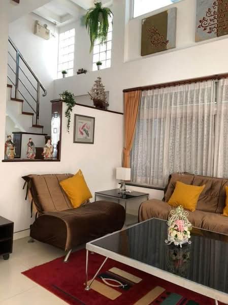 4-BR Semi-detached House, Bangkok, Bang Kapi, Huai Khwang, Bangkok, 4 Bedrooms, 430 sqm, Semi-Detached House (Twin House) For Rent, by Chotika Rakrungrueang, 500496818 - DDproperty.com