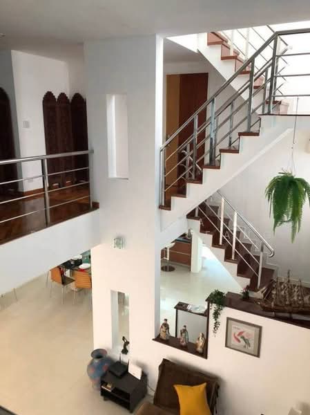 4-BR Semi-detached House, Bangkok, Bang Kapi, Huai Khwang, Bangkok, 4 Bedrooms, 430 sqm, Semi-Detached House (Twin House) For Rent, by Chotika Rakrungrueang, 500496818 - DDproperty.com
