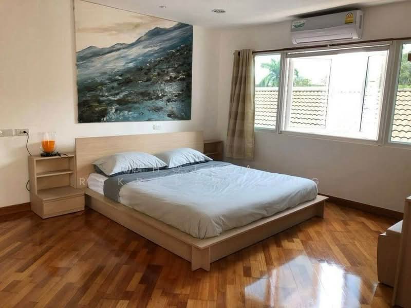 4-BR Semi-detached House, Bangkok, Bang Kapi, Huai Khwang, Bangkok, 4 Bedrooms, 430 sqm, Semi-Detached House (Twin House) For Rent, by Chotika Rakrungrueang, 500496818 - DDproperty.com