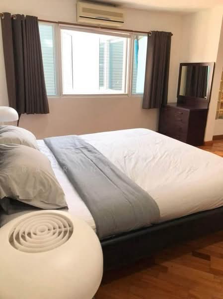 4-BR Semi-detached House, Bangkok, Bang Kapi, Huai Khwang, Bangkok, 4 Bedrooms, 430 sqm, Semi-Detached House (Twin House) For Rent, by Chotika Rakrungrueang, 500496818 - DDproperty.com