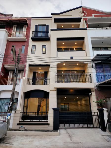 ทาวน์เฮ้าส์ 4-ห้องนอน, กรุงเทพ, บางบำหรุ, บางพลัด, กรุงเทพ, 380 ตร.ม., ทาวน์เฮ้าส์ ให้เช่า, โดย Chotika Rakrungrueang, 500496884 - DDproperty.com
