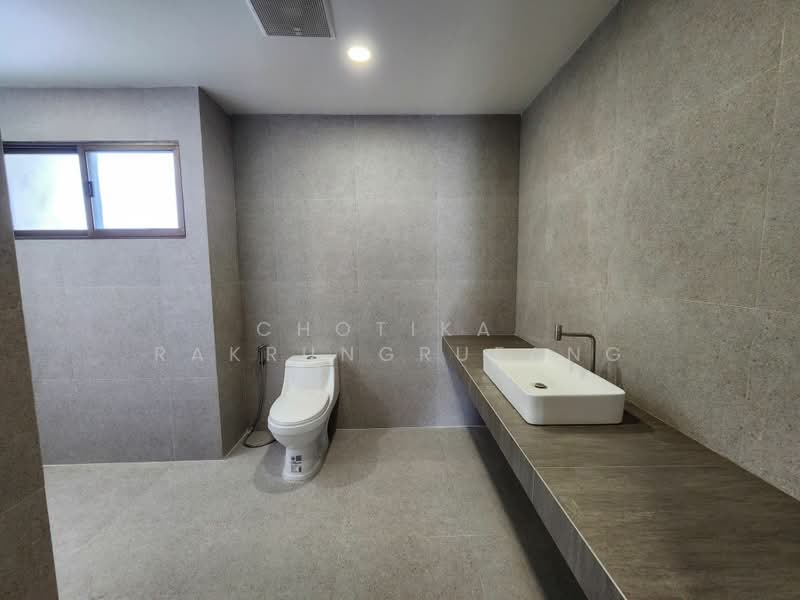 4-BR Townhouse, Bangkok, Bang Bamru, Bang Phlat, Bangkok, 4 Bedrooms, 380 sqm, Townhouse For Rent, by Chotika   Rakrungrueang, 500496884 - DDproperty.com