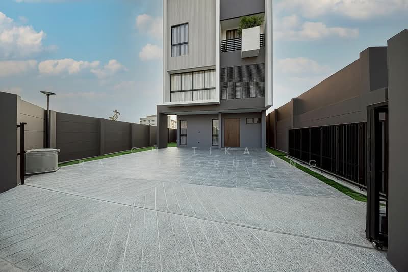 Feel Town Lat Phrao 101, Bangkok, ลาดพร้าว, Khlong Chaokhun Sing, Wang Thonglang, Bangkok, 4 Bedrooms, 270 sqm, Single Detached House For Sale, by Chotika Rakrungrueang, 500496937 - DDproperty.com