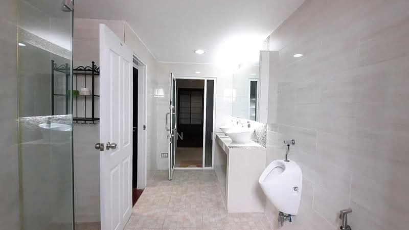 For Sale / Rent | 4-Storey Townhouse | Location Pattanakarn 44 (SPSSR365), Bangkok, พัฒนาการ 44, Suan Luang, Bangkok, 5 Bedrooms, 300 sqm, Townhouse For Sale, by Khun Poon, 500496956 - DDproperty.com