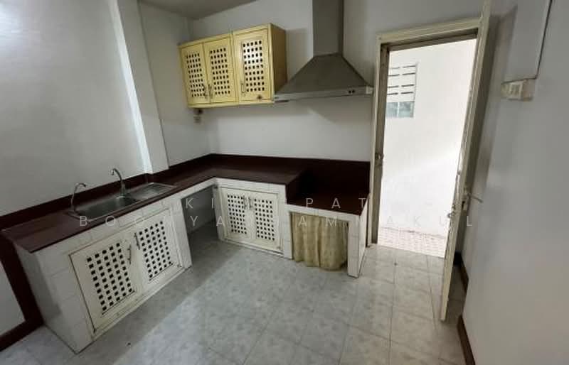3-BR House, Bangkok, Sam Wa Tawan Tok, Khlong Sam Wa, Bangkok, 3 Bedrooms, 180 sqm, Single Detached House For Sale, by Kitnipat Boonyadhammakul, 500497194 - DDproperty.com