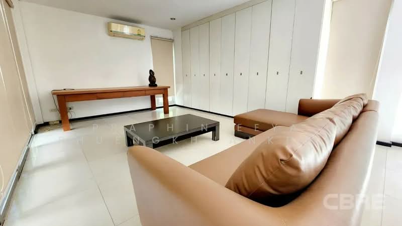 Noble Tara Pattanakarn, Bangkok, 2046 Pattanakarn Road, Suan Luang, Bangkok, 3 Bedrooms, 350 sqm, Single Detached House For Sale, by CBRE (Thailand) Co.,Ltd, 500497208 - DDproperty.com