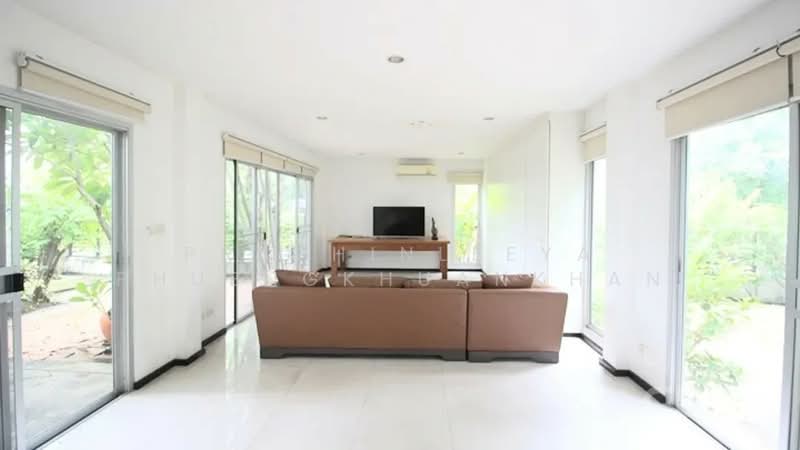 Noble Tara Pattanakarn, Bangkok, 2046 Pattanakarn Road, Suan Luang, Bangkok, 3 Bedrooms, 350 sqm, Single Detached House For Sale, by CBRE (Thailand) Co.,Ltd, 500497208 - DDproperty.com