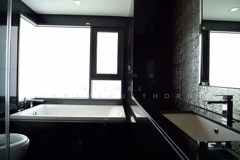 Rhythm Sukhumvit 36-38, Bangkok, 55 Soi Sukhumvit 36, Sukhumvit Road, Phra Kanong, Khlong Toei, Bangkok, 2 Bedrooms, 75 sqm, Condo For Rent, by Vichai  Annavakulthorn, 500497333 - DDproperty.com