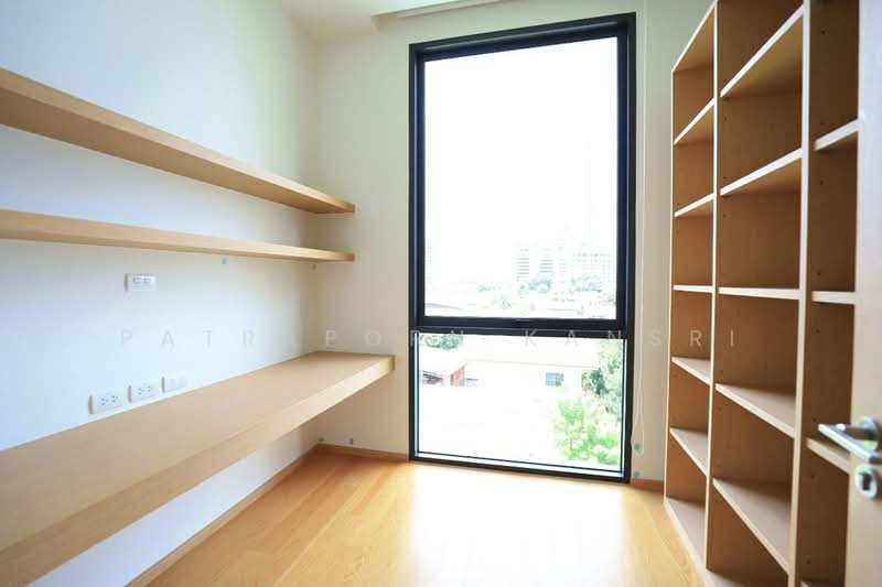Vana Residence Sukhumvit 26, Bangkok, 38 Soi Attrakravee1, Sukhumvit 26 Road, Khong Tan, Khlong Toei, Bangkok, 3 Bedrooms, 205 sqm, Apartment For Rent, by Patraporn Kansri, 500497419 - DDproperty.com