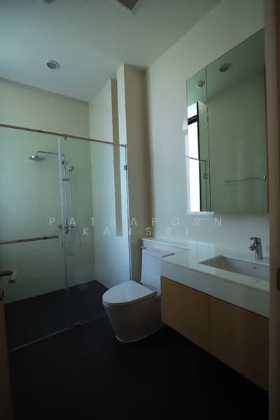 Vana Residence Sukhumvit 26, Bangkok, 38 Soi Attrakravee1, Sukhumvit 26 Road, Khong Tan, Khlong Toei, Bangkok, 3 Bedrooms, 205 sqm, Apartment For Rent, by Patraporn Kansri, 500497419 - DDproperty.com