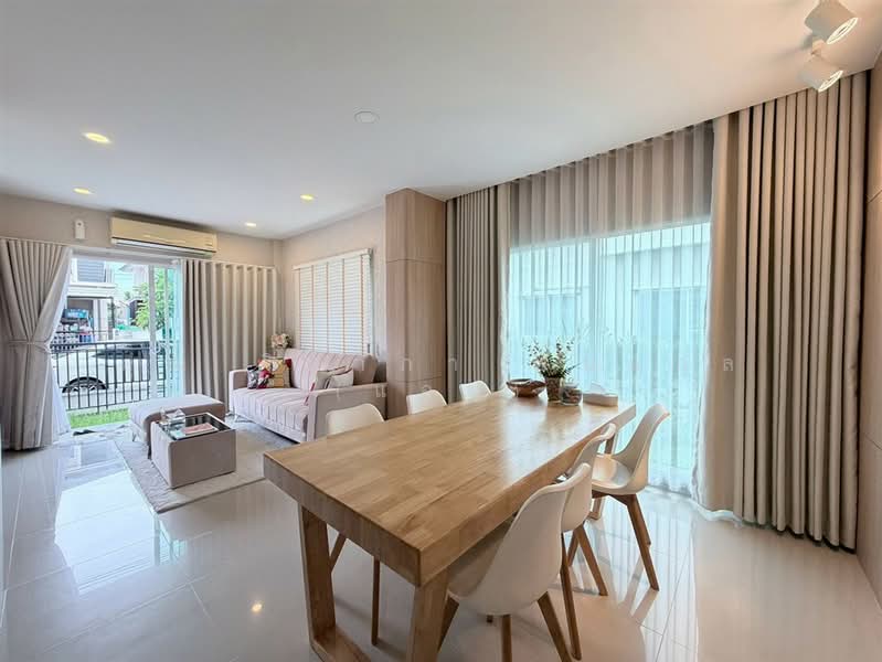 Centro Rama 9-Motorway, Bangkok, Rural Development 3 Road, Khlong Song Ton Nun, Lat Krabang, Bangkok, 4 Bedrooms, 164 sqm, Single Detached House For Sale, by คุณ จิดาภา พันธุกุล (แอม), 500497437 - DDproperty.com
