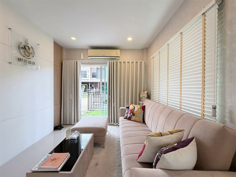 Centro Rama 9-Motorway, Bangkok, Rural Development 3 Road, Khlong Song Ton Nun, Lat Krabang, Bangkok, 4 Bedrooms, 164 sqm, Single Detached House For Sale, by คุณ จิดาภา พันธุกุล (แอม), 500497437 - DDproperty.com