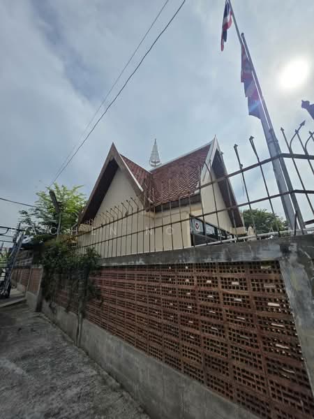 sale! Large 2-story detached house with a spacious 1 rai 3.2 square wa land plot in Thung Sao, Songkhla, Hat-Yai, Hat Yai, Songkhla, 7 Bedrooms, 1,613 sqm, Single Detached House For Sale, by Rachen Nopsuwan, 500497544 - DDproperty.com