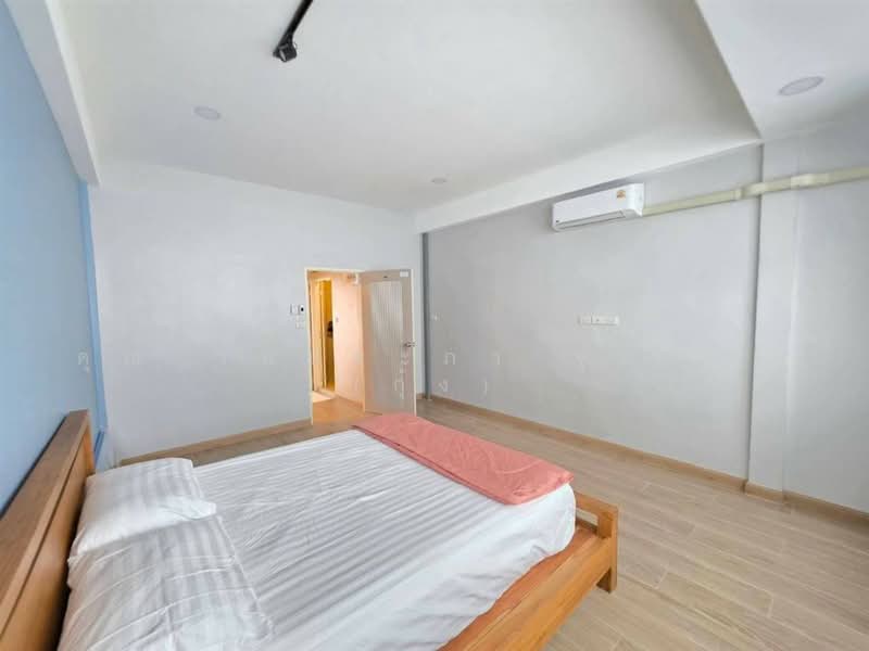 สินพัฒนาธานี ซอยเทศบาลสงเคราะห์1, Bangkok, ถนนประชาชื่น, Lat Yao, Chatuchak, Bangkok, 2 Bedrooms, 130 sqm, Townhouse For Sale, by คุณ วันประภา จุสมใจ (กุ้ง), 500497561 - DDproperty.com