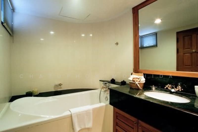 Centre Point Residence Phromphong, Bangkok, Soi Sukhumvit 39, Khlong Tan Nua, Watthana, Bangkok, 3 Bedrooms, 265 sqm, Apartment For Rent, by Chatuphon Mochida, 500497570 - DDproperty.com