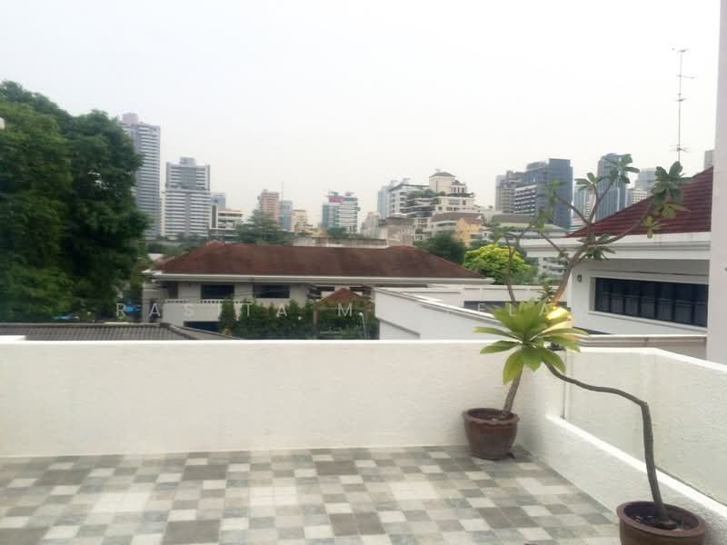 3-BR House, Bangkok, Khlongtoei Nua, Watthana, Bangkok, 3 Bedrooms, 408 sqm, Single Detached House For Sale, by Rasita Maneelam, 500497634 - DDproperty.com