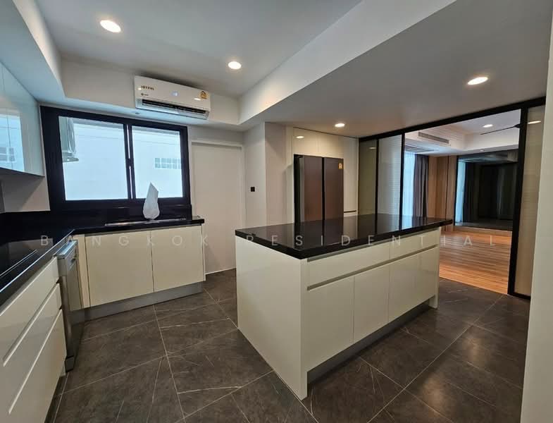Phirom Garden Residence, Bangkok, Soi Sukhumvit 41, Khlong Tan Nua, Watthana, Bangkok, 4 Bedrooms, 320 sqm, Apartment For Rent, by Bangkok Residential, 500497643 - DDproperty.com