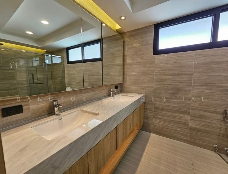 Phirom Garden Residence, Bangkok, Soi Sukhumvit 41, Khlong Tan Nua, Watthana, Bangkok, 4 Bedrooms, 320 sqm, Apartment For Rent, by Bangkok Residential, 500497643 - DDproperty.com