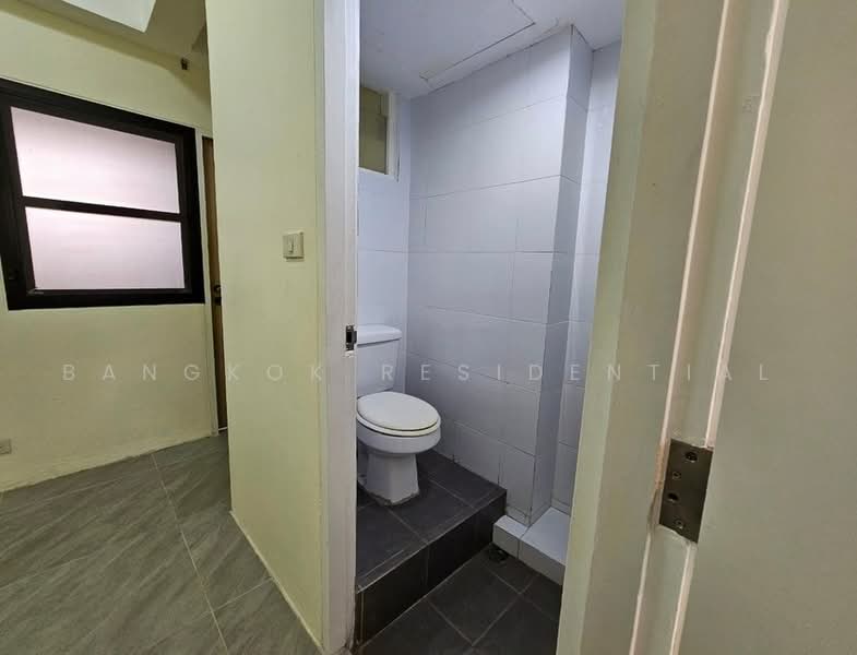 Phirom Garden Residence, Bangkok, Soi Sukhumvit 41, Khlong Tan Nua, Watthana, Bangkok, 4 Bedrooms, 320 sqm, Apartment For Rent, by Bangkok Residential, 500497643 - DDproperty.com