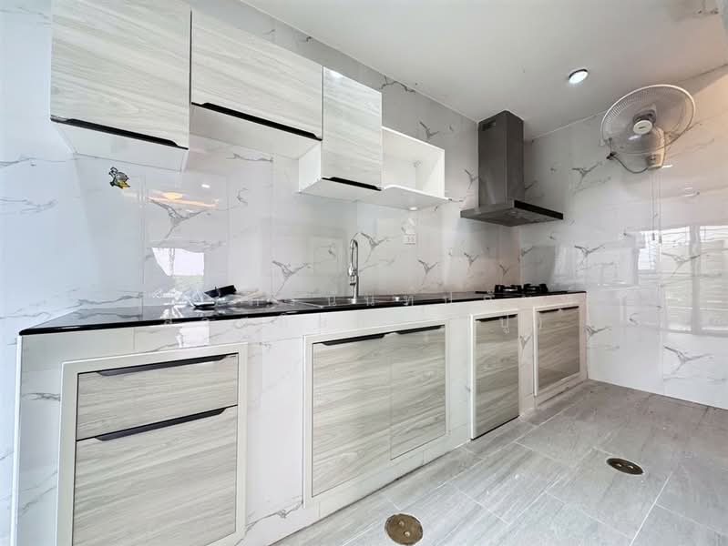 Baan Klang Muang Ratchaphruek-Rama 5, Nonthaburi, Soi Bang Phai 21, Nakhon In Road, Bang Phai, Muang Nonthaburi, Nonthaburi, 3 Bedrooms, 141 sqm, Townhouse For Sale, by คุณ ภรนันท์ปภัษฬ์ สวัสดิยกุล (ปู), 500497680 - DDproperty.com