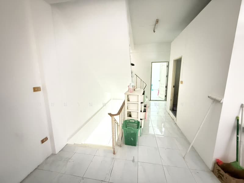 4-Storey Commercial Building for Sale on Ratchaphruek Road, Taling Chan – 25 sq.wah, 288 sq.m, Bangkok, ราชพฤกษ์, Taling Chan, Bangkok, , 288 sqm, Shophouse For Sale, by นายมานพ วุฒฒเจริญ, 500497786 - DDproperty.com