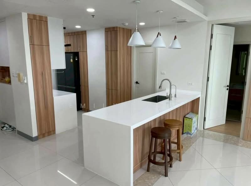 The Empire Place, Bangkok, 88 Narathiwatratchanakharin Road, Thung Maha Mek, Sathon, Bangkok, 3 Bedrooms, 183 sqm, Condo For Rent, by Emily Bada, 500497790 - DDproperty.com