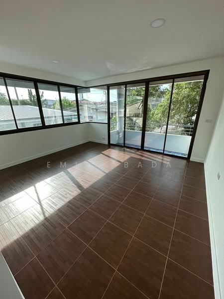 5-BR House, Bangkok, Phlapphla, Wang Thonglang, Bangkok, 5 Bedrooms, 524 sqm, Single Detached House For Sale, by Emily Bada, 500497818 - DDproperty.com