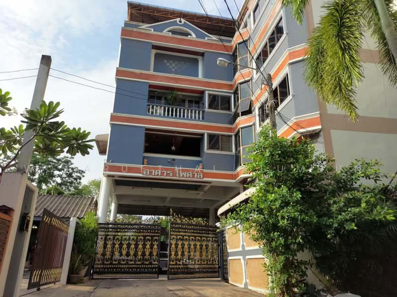 10-BR House, Bangkok, Samsen Nok, Huai Khwang, Bangkok, 10+ Bedrooms, 2,000 sqm, Single Detached House For Sale, by Woraruethai Klumbun, 500497921 - DDproperty.com
