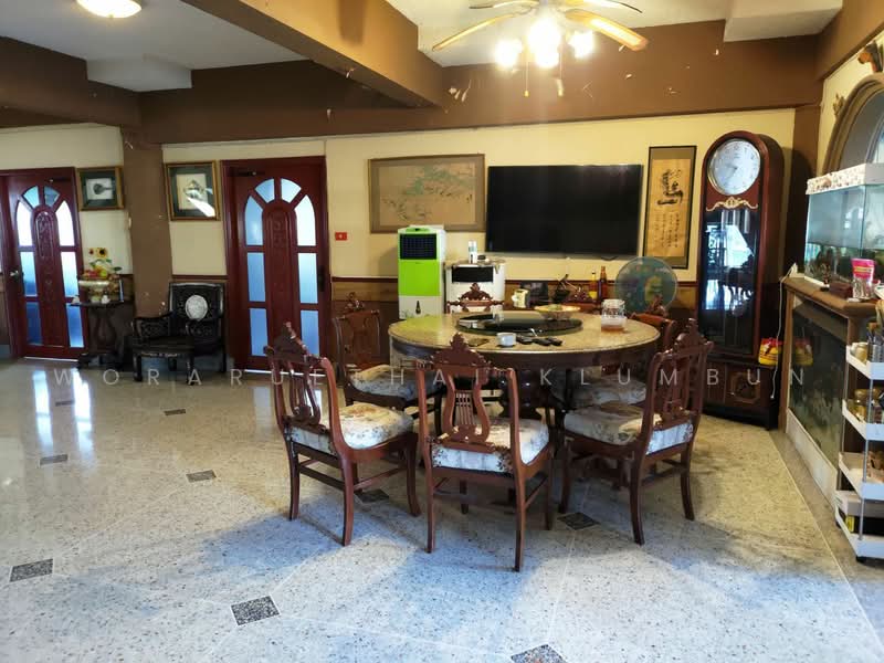 10-BR House, Bangkok, Samsen Nok, Huai Khwang, Bangkok, 10+ Bedrooms, 2,000 sqm, Single Detached House For Sale, by Woraruethai Klumbun, 500497921 - DDproperty.com
