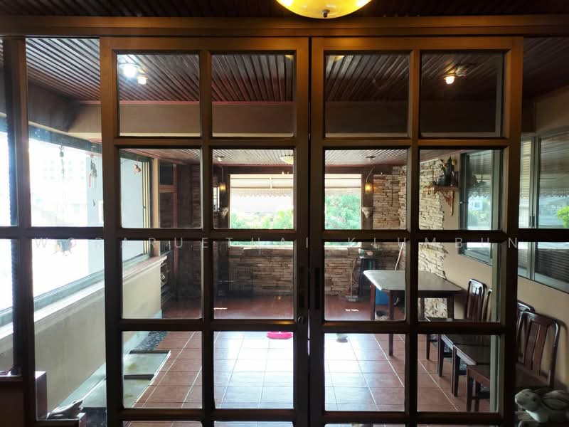10-BR House, Bangkok, Samsen Nok, Huai Khwang, Bangkok, 10+ Bedrooms, 2,000 sqm, Single Detached House For Sale, by Woraruethai Klumbun, 500497921 - DDproperty.com