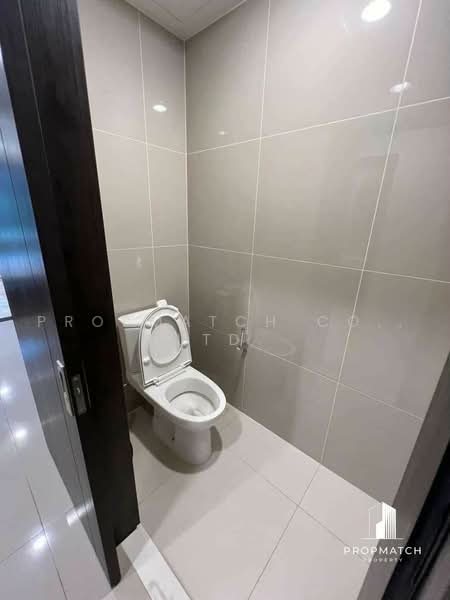 XT Huaikhwang, Bangkok, 244 Ratchadaphisek Road, Huai Khwang, Bangkok, 1 Bedroom, 31 sqm, Condo For Sale, by PROPMATCH CO., LTD., 500497947 - DDproperty.com