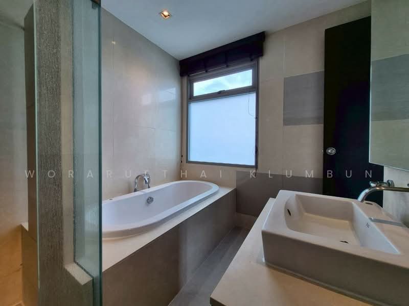 The Madison, Bangkok, Sukhumvit 41, Khlong Tan Nua, Watthana, Bangkok, 3 Bedrooms, 162 sqm, Condo For Rent, by Woraruethai Klumbun, 500497966 - DDproperty.com