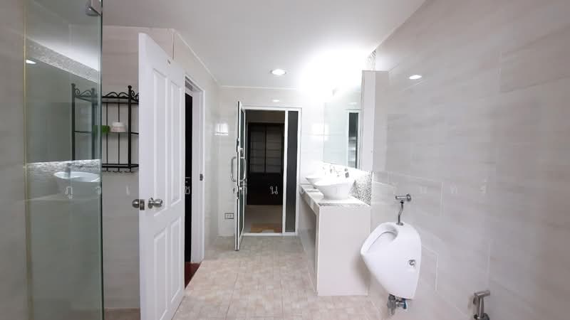 Waratorn Ville, Bangkok, Soi Rerktrilak, Suan Luang, Bangkok, 5 Bedrooms, 300 sqm, Townhouse For Rent, by ภูวเดช ถิ่นดวงจันทร์, 500498010 - DDproperty.com