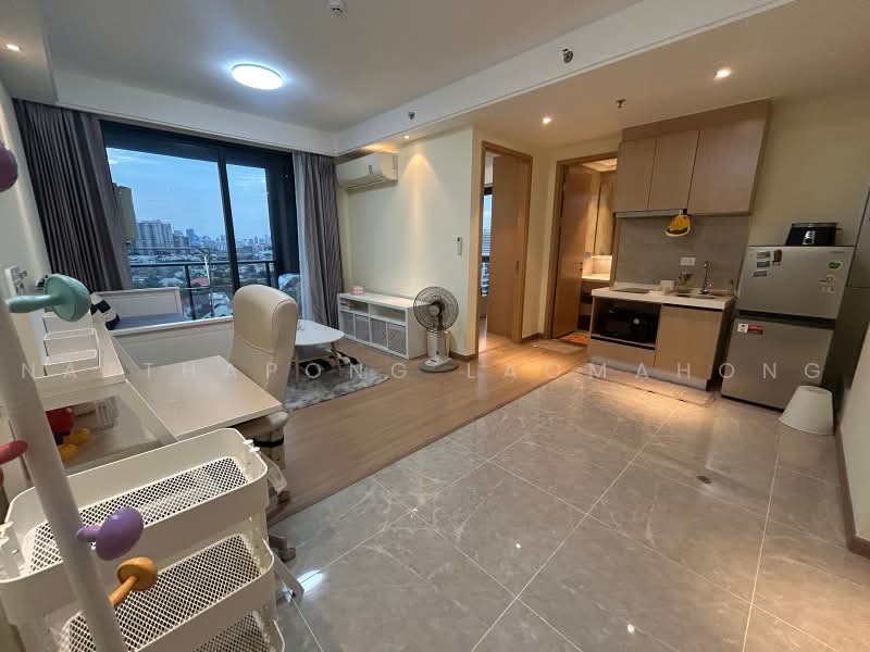 Regal Sathon-Naradhiwas, Bangkok, Naradhiwas Rajanagarindra Road, Thung Maha Mek, Sathon, Bangkok, 1 Bedroom, 40 sqm, Condo For Rent, by Natthapong Laomahong, 500498084 - DDproperty.com