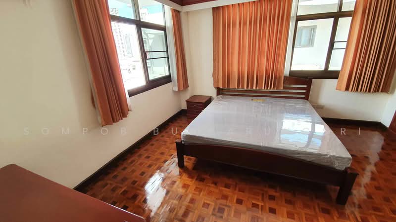 Rishi Court, Bangkok, 47 Soi Sukhumvit 15, Khlongtoei Nua, Watthana, Bangkok, 3 Bedrooms, 200 sqm, Condo For Rent, by Sompob Buaparungsri, 500498103 - DDproperty.com