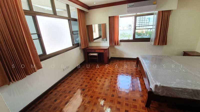 Rishi Court, Bangkok, 47 Soi Sukhumvit 15, Khlongtoei Nua, Watthana, Bangkok, 3 Bedrooms, 200 sqm, Condo For Rent, by Sompob Buaparungsri, 500498103 - DDproperty.com