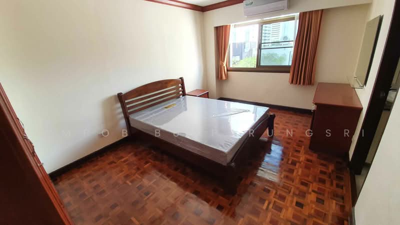 Rishi Court, Bangkok, 47 Soi Sukhumvit 15, Khlongtoei Nua, Watthana, Bangkok, 3 Bedrooms, 200 sqm, Condo For Rent, by Sompob Buaparungsri, 500498103 - DDproperty.com