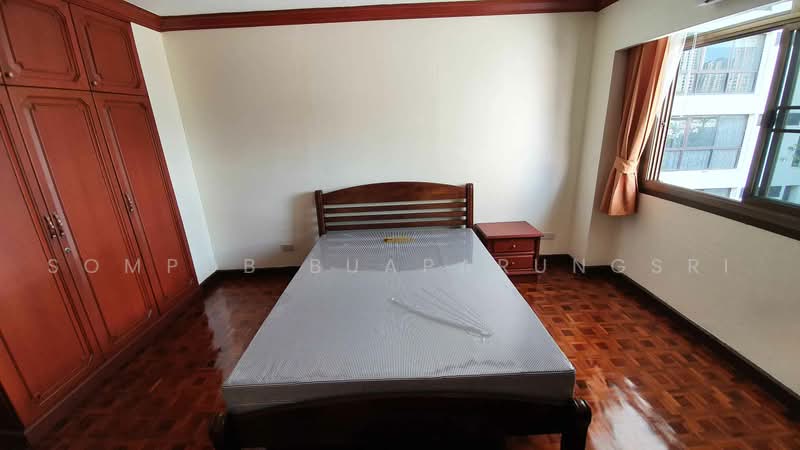 Rishi Court, Bangkok, 47 Soi Sukhumvit 15, Khlongtoei Nua, Watthana, Bangkok, 3 Bedrooms, 200 sqm, Condo For Rent, by Sompob Buaparungsri, 500498103 - DDproperty.com