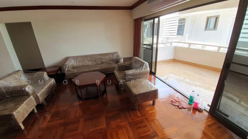 Rishi Court, Bangkok, 47 Soi Sukhumvit 15, Khlongtoei Nua, Watthana, Bangkok, 3 Bedrooms, 200 sqm, Condo For Rent, by Sompob Buaparungsri, 500498103 - DDproperty.com