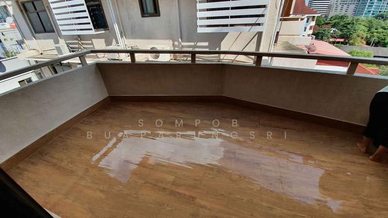 Rishi Court, Bangkok, 47 Soi Sukhumvit 15, Khlongtoei Nua, Watthana, Bangkok, 3 Bedrooms, 200 sqm, Condo For Rent, by Sompob Buaparungsri, 500498103 - DDproperty.com