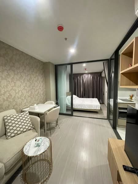 Life Phahon-Ladprao, Bangkok, 996 Phahonyothin Road, Jom Phon, Chatuchak, Bangkok, 1 Bedroom, 36 sqm, Condo For Rent, by Pat Bharasarn, 500498178 - DDproperty.com