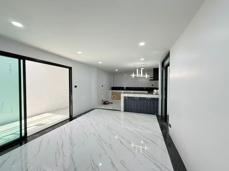 Rockgarden, Phuket, Ratsada, Muang Phuket, Phuket, 4 Bedrooms, 210 sqm, Single Detached House For Sale, by Suchada Songmueang, 500498184 - DDproperty.com